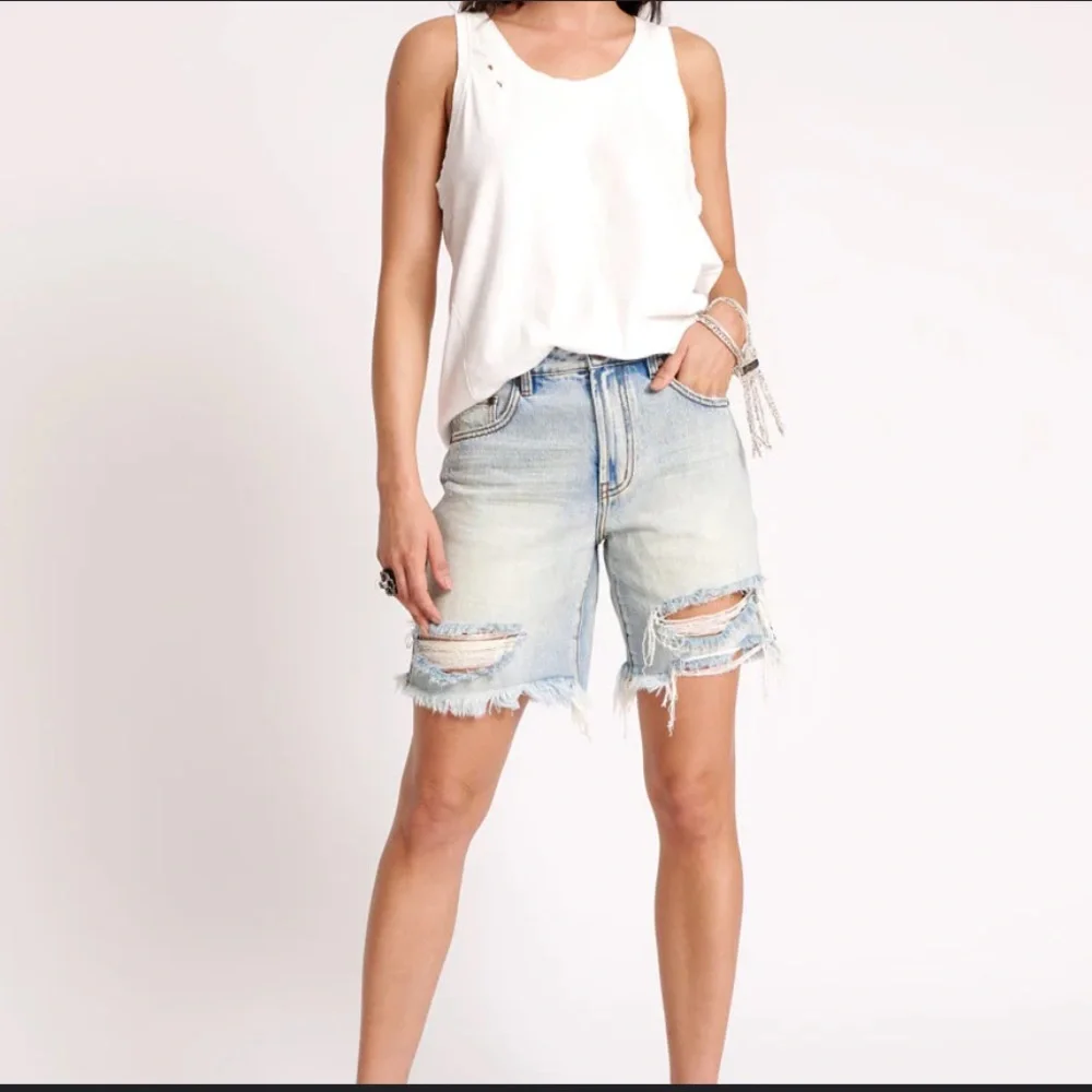 NWT One Teaspoon Jacksons Mid Waist Wide Leg Denim Shorts size 25